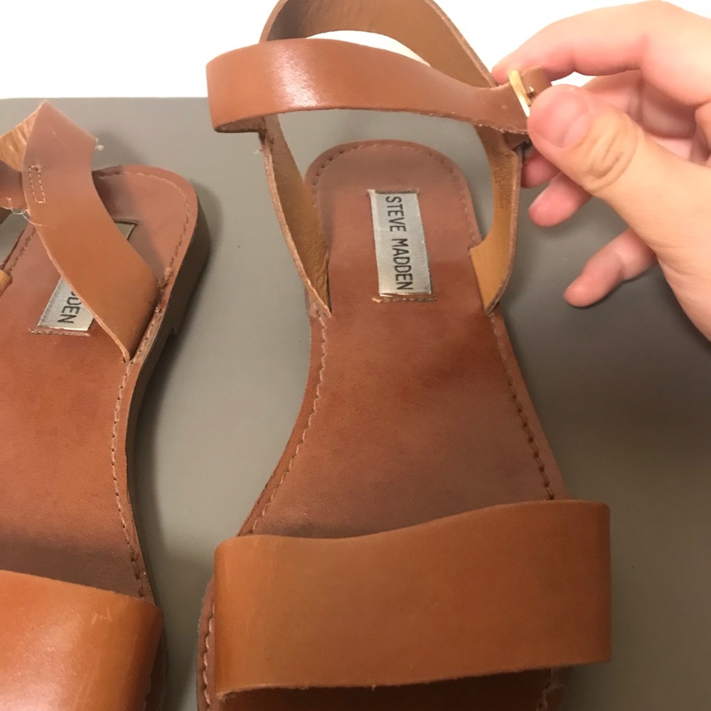 Steve Madden Donddi Flat Sandal